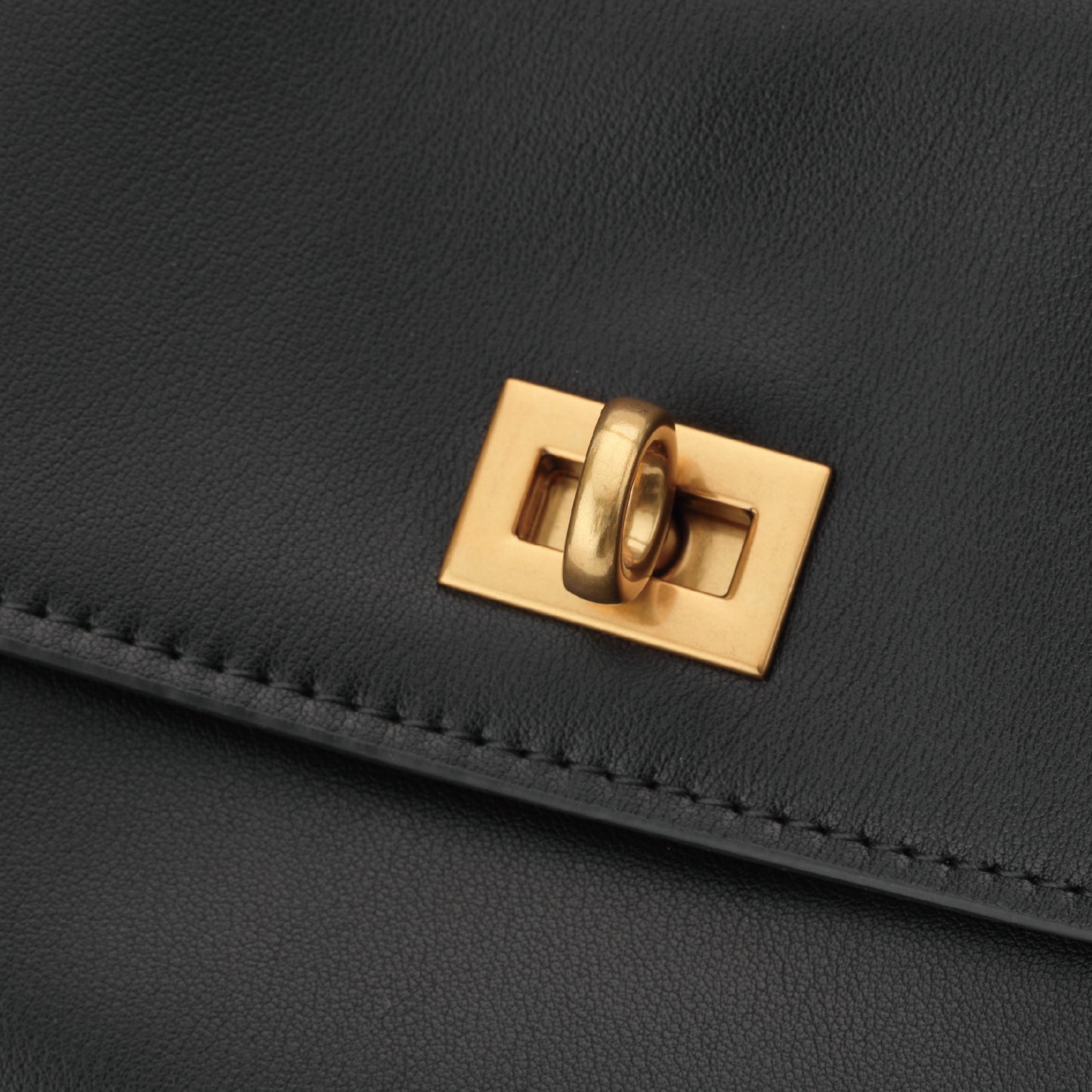 B-08　RWG　ブラック（金具ゴールド）　ワイド