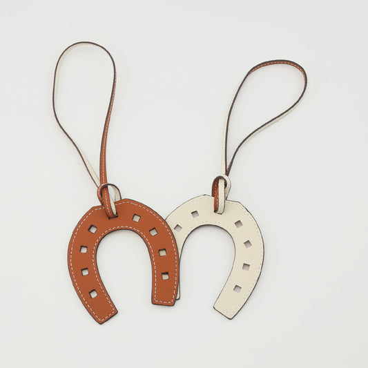 CH-04　HSMチャーム　ゴールド（※ 表裏色が異なる）