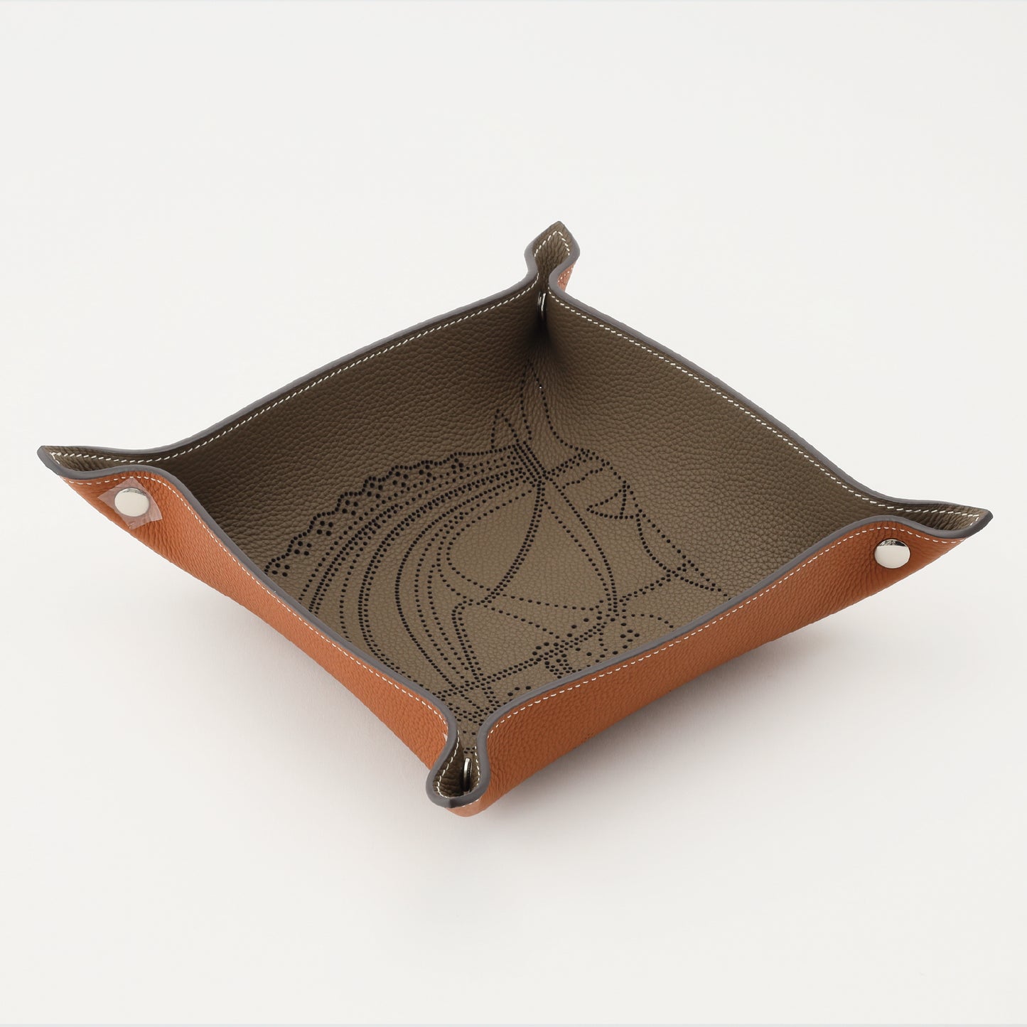 T-04　アクセサリートレイ（馬柄）　パンチング　チョコレートブラウン　中皿